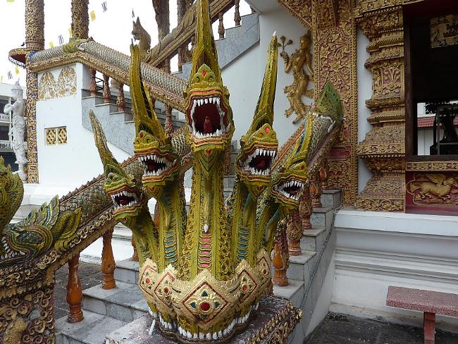 Naga at Wat Mahawan